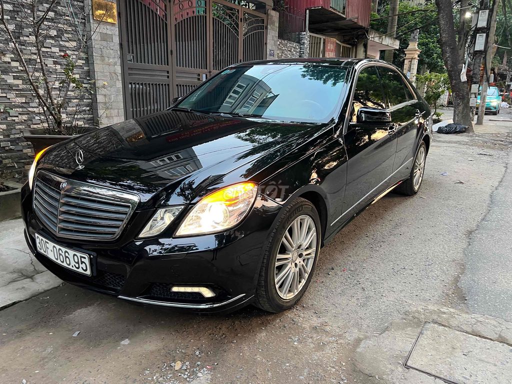 Mercedes Benz E Class 2009 E300 - 12968 km. Mua bán Ô tô tại Quận Thanh Xuân Hà Nội được đăng bởi Đỗ Duy Cảnh hình 3