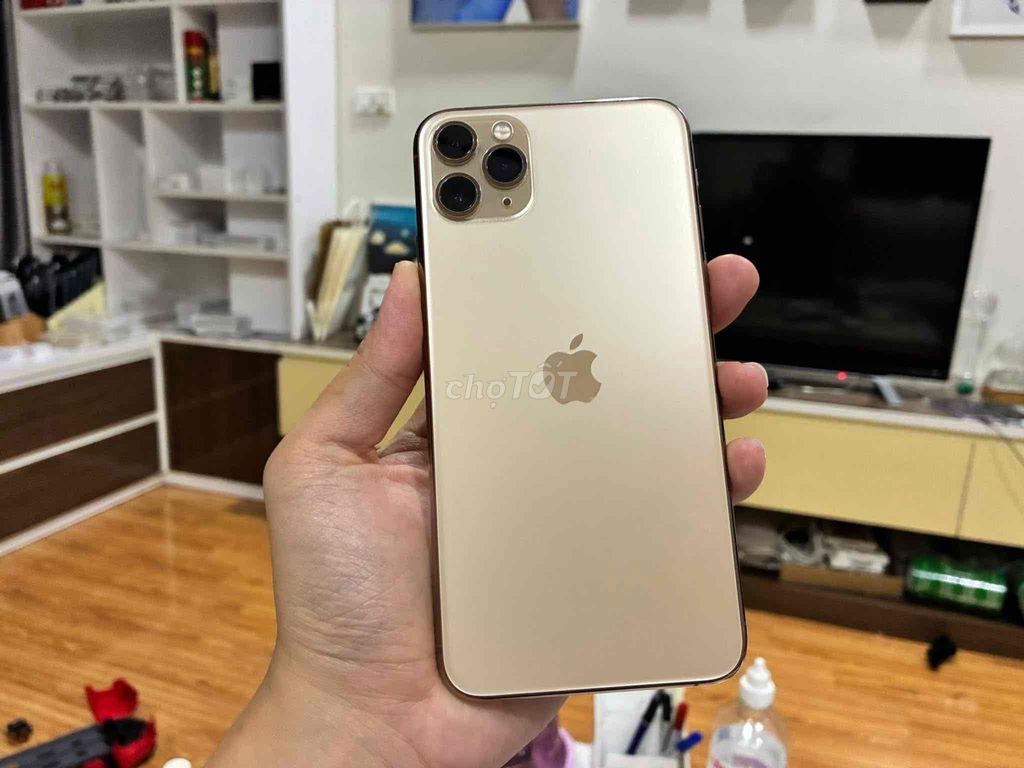 iPhone 11 Pro Max 64G 256G Gold Like New 99%. Mua bán Điện thoại tại Quận 10 Tp Hồ Chí Minh được đăng bởi iStockHCM hình 1