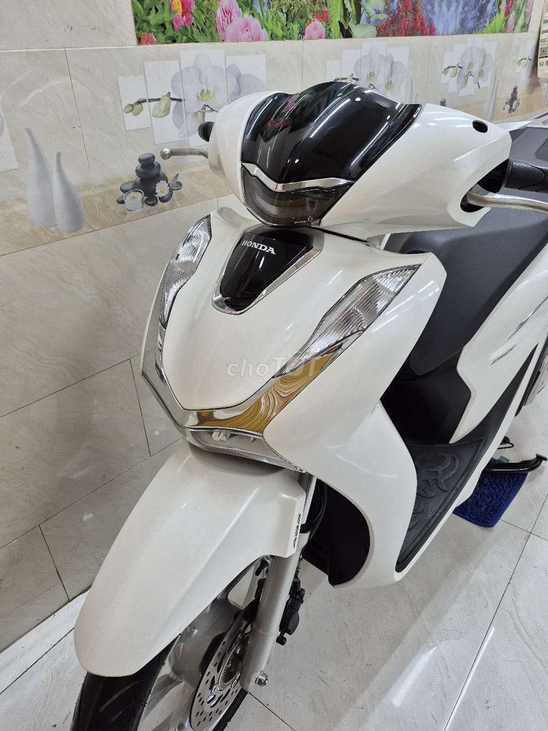 Honda SH 150 ABS 2020 Trắng 8000 km. Mua bán Xe máy tại Quận 8 Tp Hồ Chí Minh được đăng bởi Khâm nguyễn hình 2
