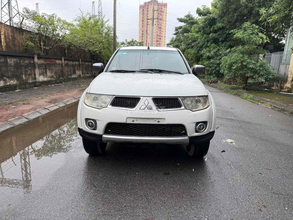 Mitsubishi Pajero Sport 2012 белый автомат