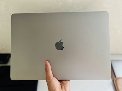 Macbook pro 2019 16in i9