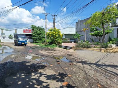 Đất đẹp 2000m ngang 40m gần ngã tư Chiêu Liêu Tp. Dĩ An. Mua bán đất tại Thành phố Dĩ An Bình Dương được đăng bởi Hậu Trần