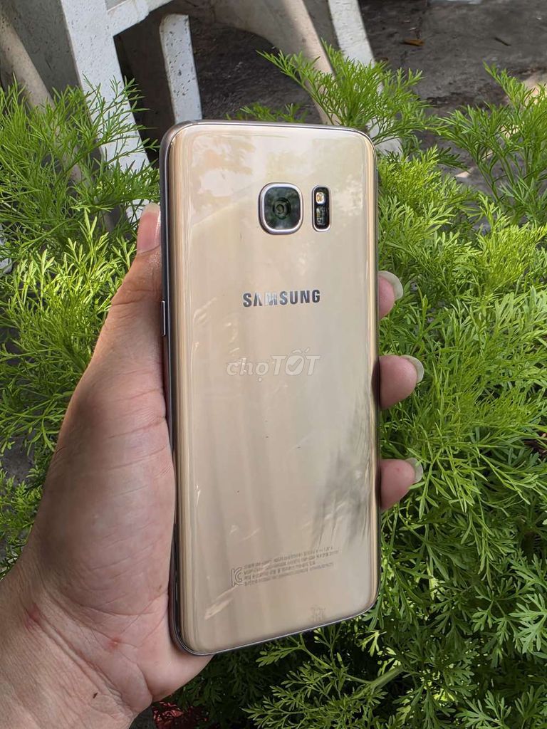 Samsung Galaxy S7 Edge Vàng Nguyên zin. Mua bán Điện thoại tại Quận Bình Tân Tp Hồ Chí Minh được đăng bởi Nguyễn Hải hình 1