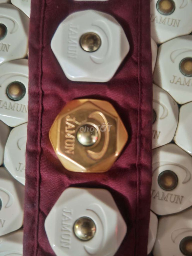 Dây quấn cổ JAMUN MEDICAL Đỏ đô Vải, đá. Mua bán Phụ kiện thời trang khác tại Thành phố Thủ Dầu Một Bình Dương được đăng bởi chung cư Becamex định hoà  hình 1