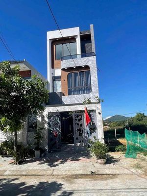 chính chủ cần bán nhà ba tầng Hoà Minh 19 bên cạnh công viên. Mua bán nhà ở tại Quận Liên Chiểu Đà Nẵng được đăng bởi Sang Nguyễn 