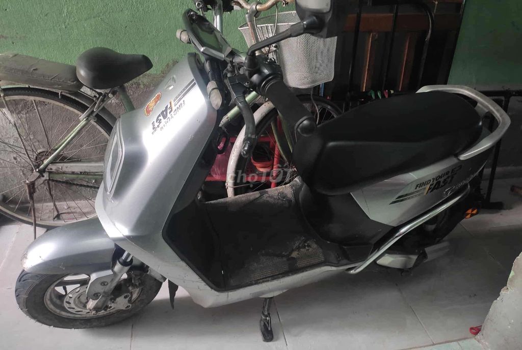 Yadea E3. Xe chính chủ chưa biển số.. Mua bán Xe điện tại Huyện Bình Chánh Tp Hồ Chí Minh được đăng bởi Hoàng Roclle hình 3