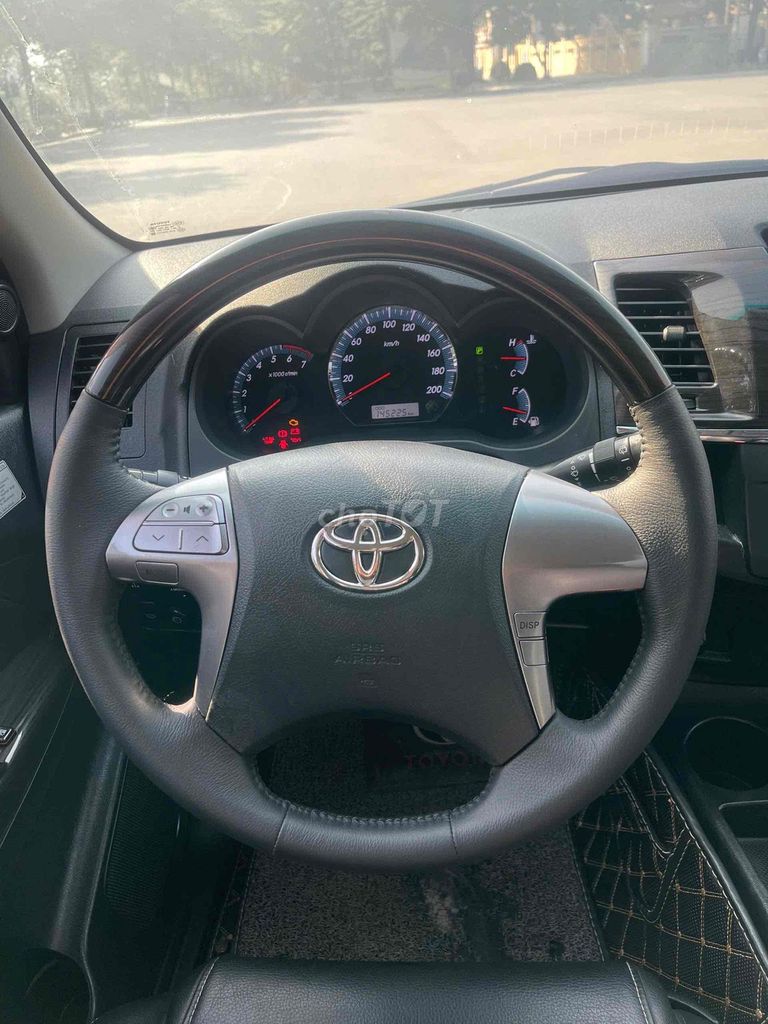 Toyota Fortuner 2014 2.7V Sportivo 4x4 Trắng. Mua bán Ô tô tại Quận Thanh Xuân Hà Nội được đăng bởi Vạn Phát Auto hình 11