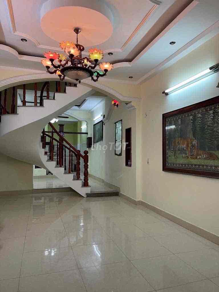 Дом 1 этаж, 2 лофта, терраса, 5 спален, 4х18м, переулок Huỳnh Tấn Phát, 7-й округ