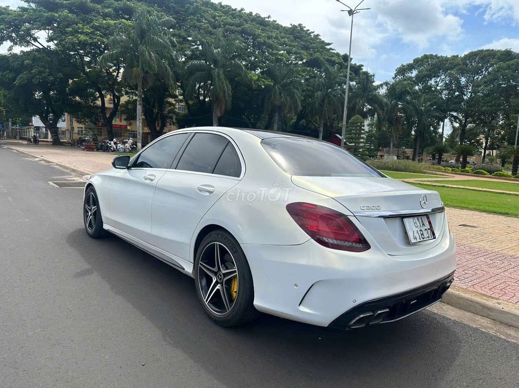 Mec C200 model 2018 hộp số 9 cấp. Mua bán Ô tô tại Thành phố Buôn Ma Thuột Đắk Lắk được đăng bởi Mr Nhật hình 9