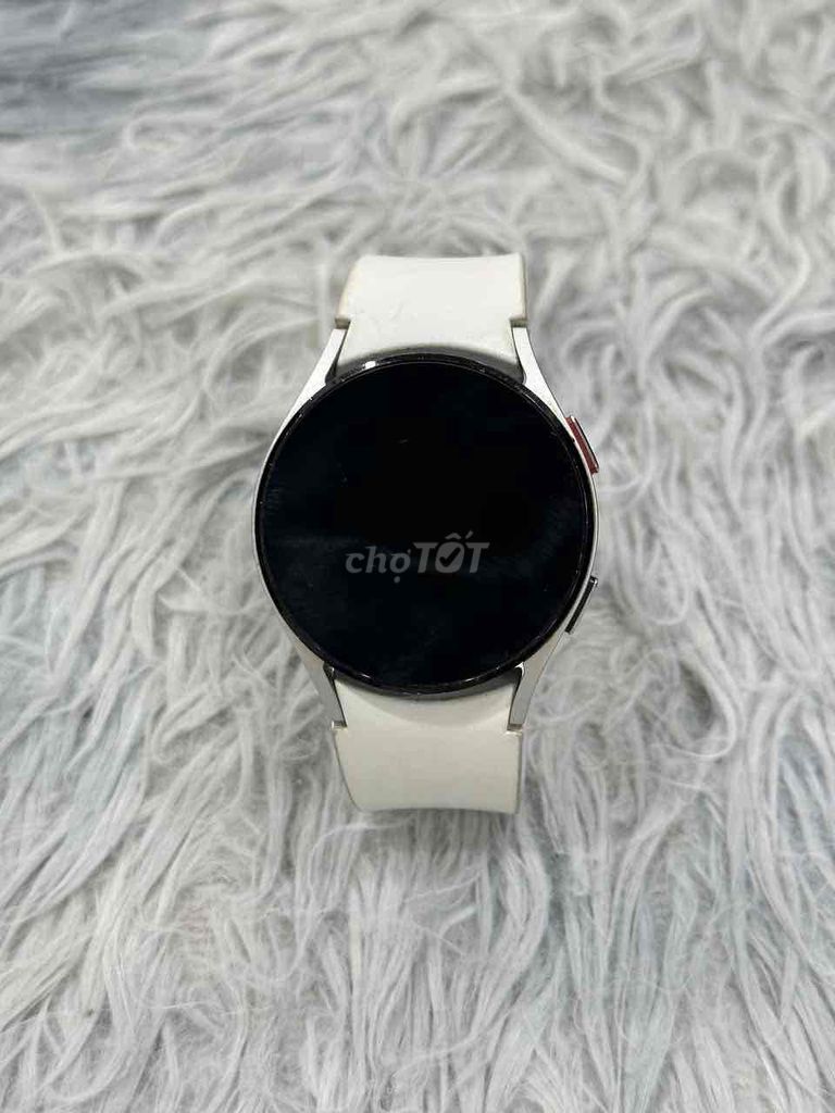 Samsung Watch4 40mm GPS Trắng. Mua bán Thiết bị đeo thông minh tại Quận 5 Tp Hồ Chí Minh được đăng bởi Phan Thế Phong  hình 1