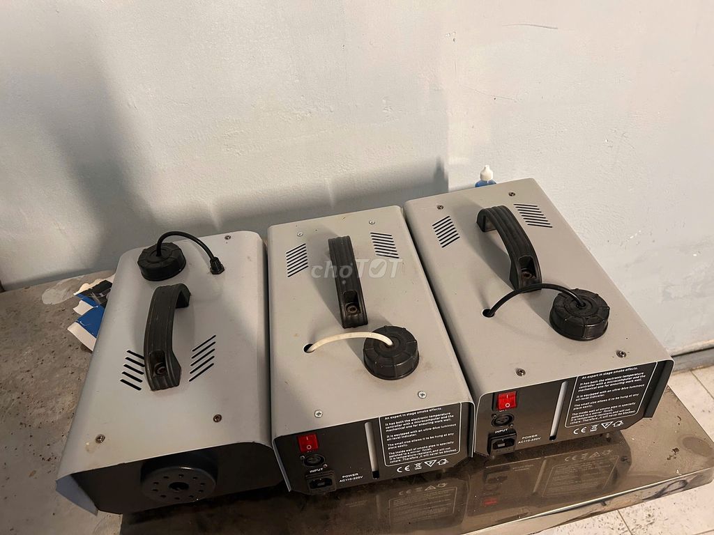 Máy phun khói sân khấu 1000W Xám. Mua bán Đồ chuyên dụng, Giống nuôi trồng tại Quận 7 Tp Hồ Chí Minh được đăng bởi Kiet South hình 1