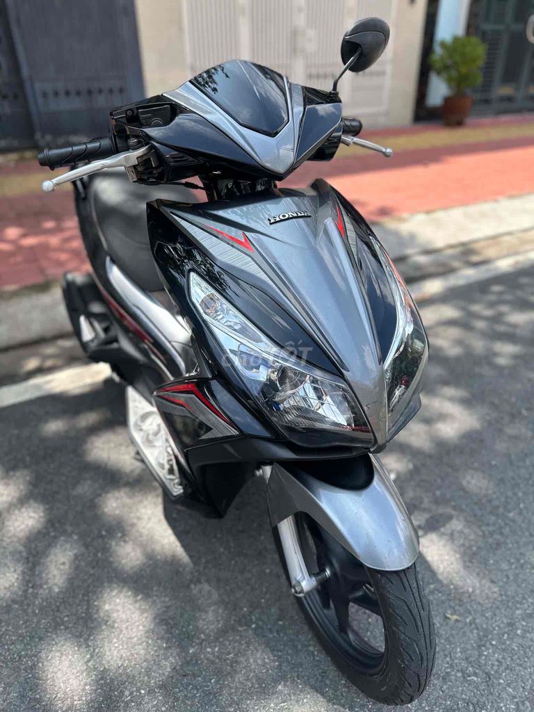 Воздушный клинок Honda 2013 черный, серый