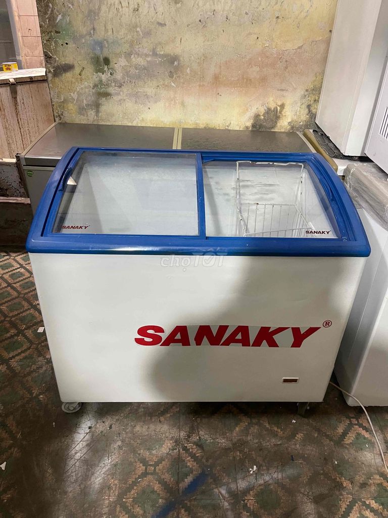 tủ đông kính snakay 350l máy zin