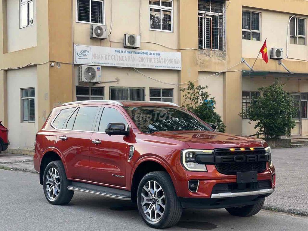 Ford Everest Titanium 2.0L 4x4 model 2023 đỏ cam. Mua bán Ô tô tại Quận Cầu Giấy Hà Nội được đăng bởi Cao Quý hình 2