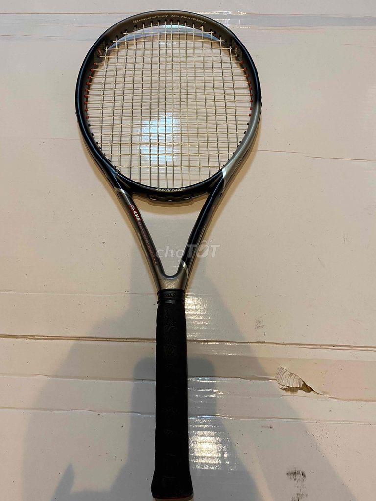 Vợt tennis Dunlop nội địa Nhật còn sử dụng rất tốt
