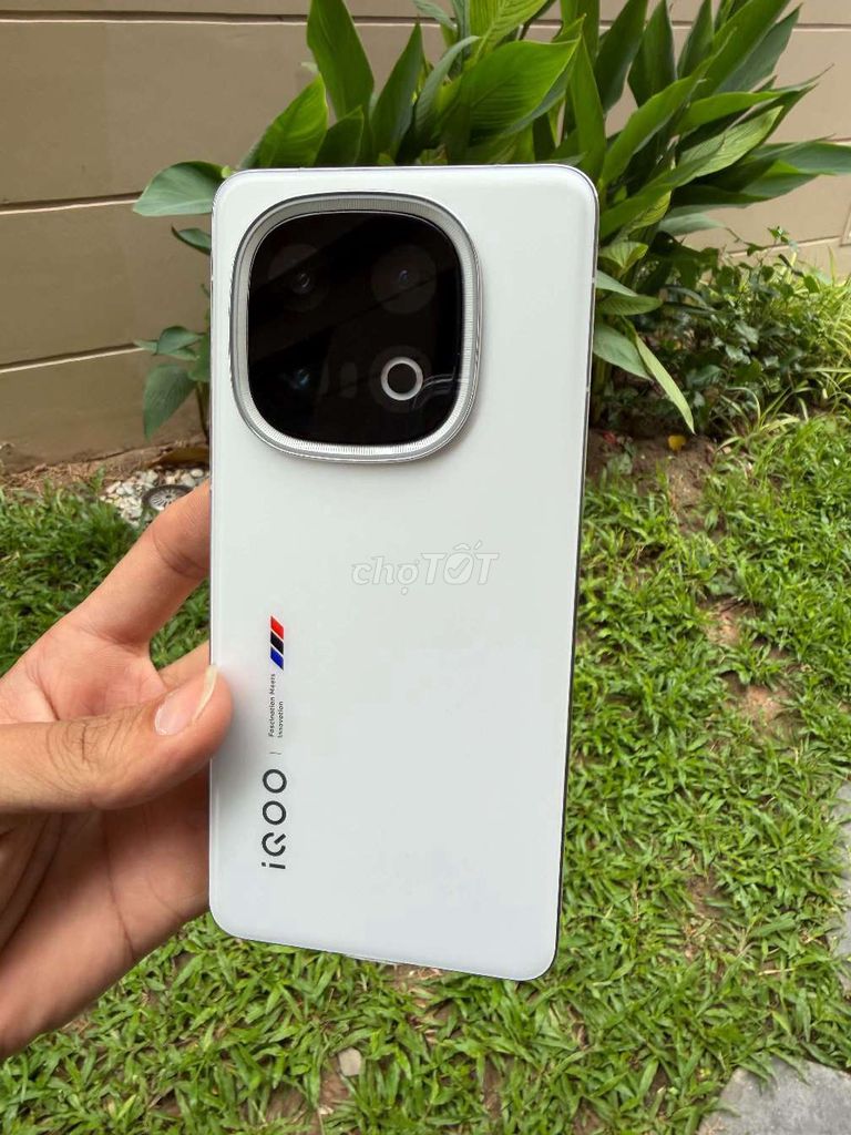 iQOO 13 12GB/256GB Trắng Đã sử dụng. Mua bán Điện thoại tại Huyện Đông Anh Hà Nội được đăng bởi Hieu Le hình 1