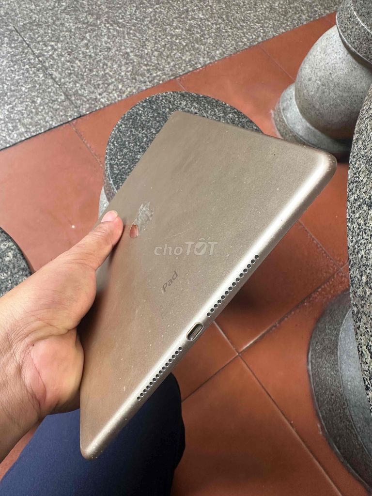 Apple iPad Air 2 16GB Vàng đồng Retina. Mua bán Máy tính bảng tại Quận Gò Vấp Tp Hồ Chí Minh được đăng bởi Nguyễn Hoàng Sinh hình 1