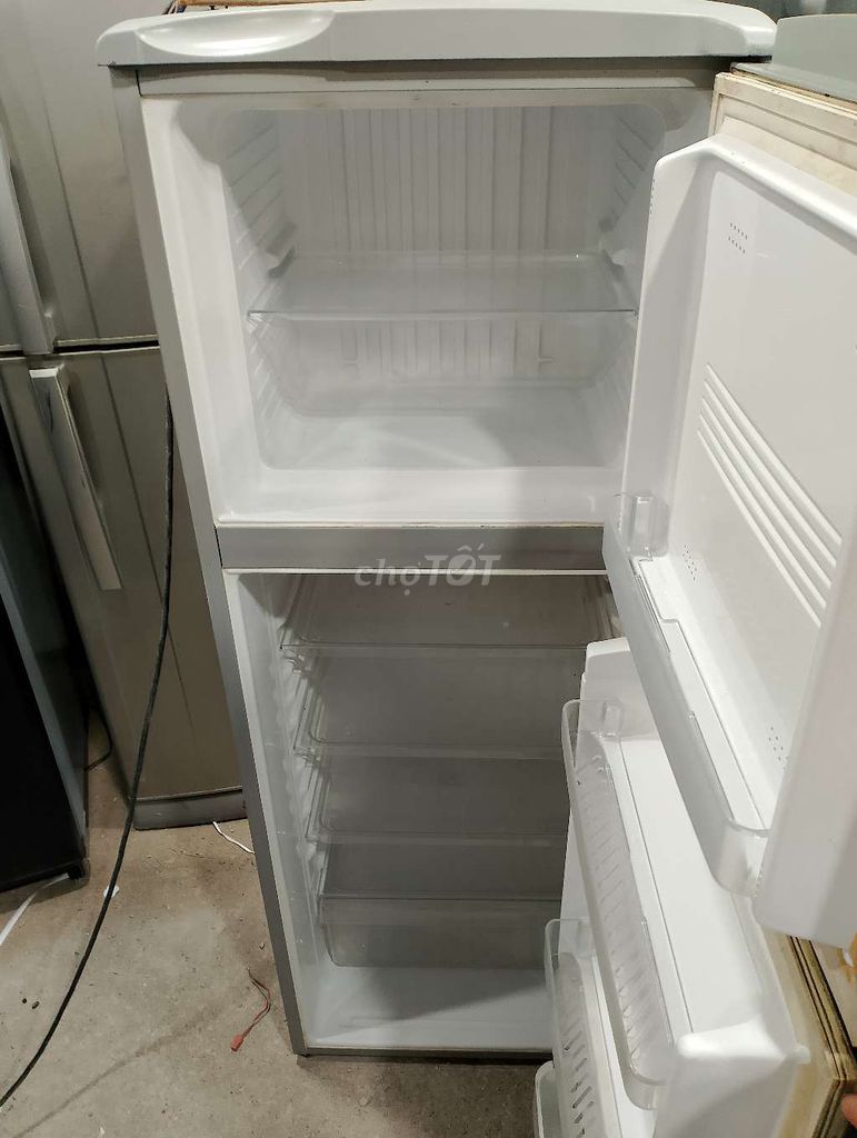 thanh lý tủ lạnh sanyo 150 lít