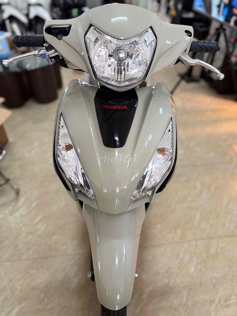 Vision Fi. Mua bán Xe máy tại Thành phố Buôn Ma Thuột Đắk Lắk được đăng bởi ĐàM tý hình 1