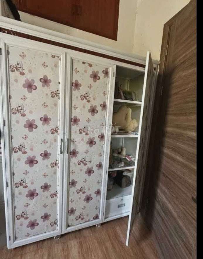 Tủ quần áo nhôm kính trắng 2m x 1.6m. Mua bán Tủ, kệ gia đình tại Quận Liên Chiểu Đà Nẵng được đăng bởi Minh hình 1