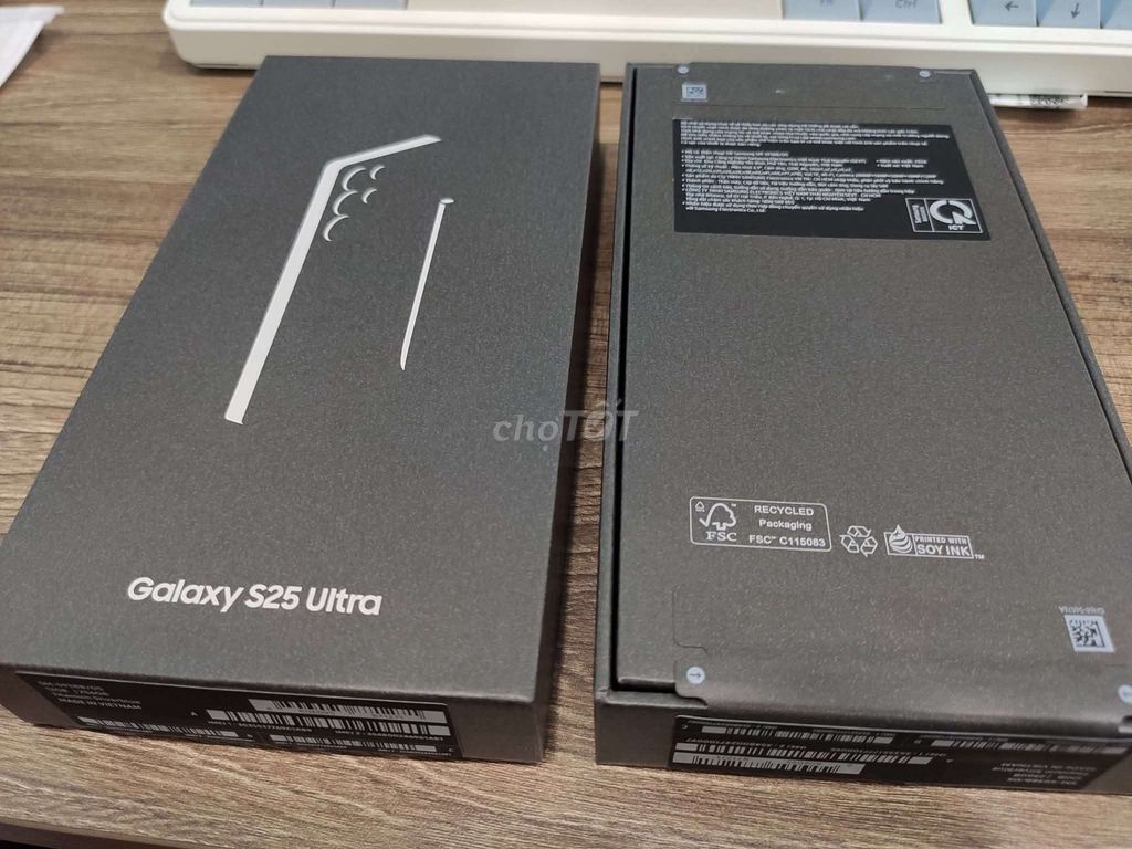Samsung Galaxy S25 Ultra 256GB Đen Nguyên seal. Mua bán Điện thoại tại Thành phố Thủ Đức Tp Hồ Chí Minh được đăng bởi David Nguyễn hình 1