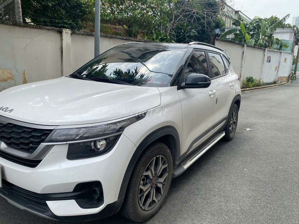 KIA Seltos Luxury 26000 km Trắng. Mua bán Ô tô tại Quận 8 Tp Hồ Chí Minh được đăng bởi thiện hình 2