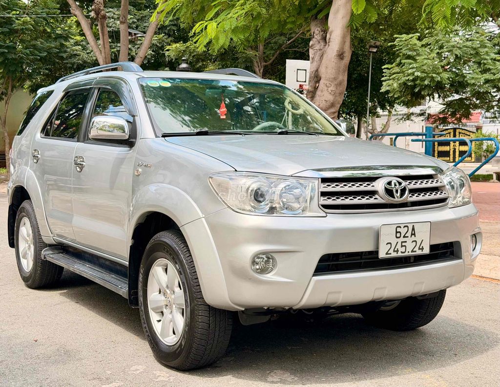 FORTUNER 2.7V4x4 2011 в отличном состоянии, оригинальный двигатель