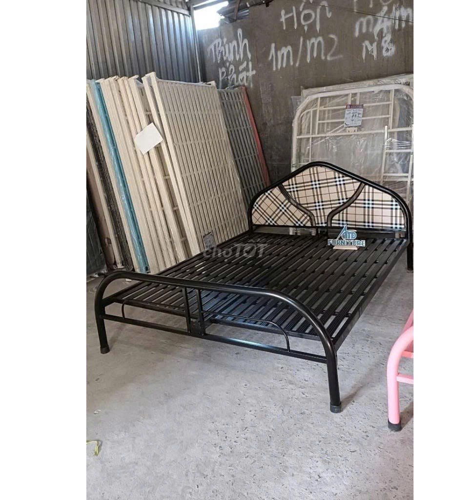 Giường sắt giường sắt giường sắt giường . Mua bán Giường, chăn ga gối nệm tại Quận 1 Tp Hồ Chí Minh được đăng bởi Tổng Kho Nội Thất Sài Gòn hình 1