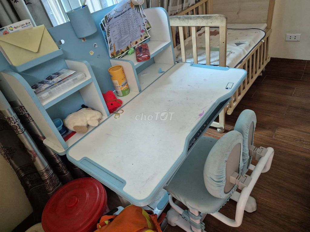 Bàn học sinh chống gù đã sử dụng. Mua bán Bàn ghế tại Quận Bắc Từ Liêm Hà Nội được đăng bởi Hoai Thu hình 1