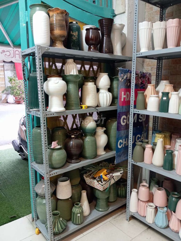 Xả toàn bộ đồ gốm sứ, hoa lụa, chậu cây