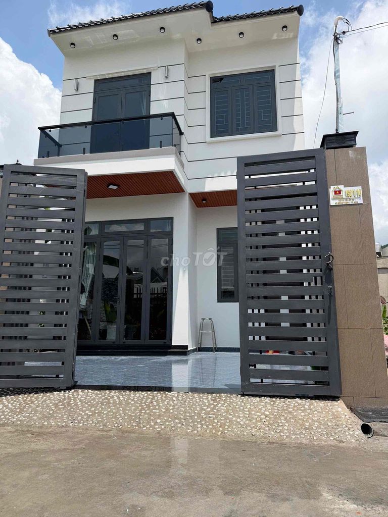 🏡 Bán Nhà Đẹp 1 Trệt 1 Lầu Mái Ngói – Đông Thạnh 4, Hóc Môn – SHR