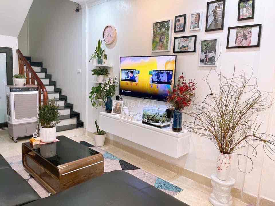 Cho thuê nhà nguyên căn đủ đồ mới đẹp đường Cầu Diễn giá rẻ