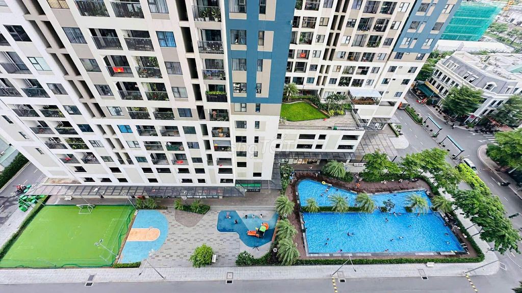 CC SÁT BÊN VINCOM NGÃ TƯ 550.DT KHỦNG 93m2- 3PN -GIÁ CẦN BÁN GẤP.