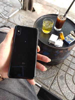 Xiaomi mi 8 pro 6/128 đen  hình thức 97 đẹp