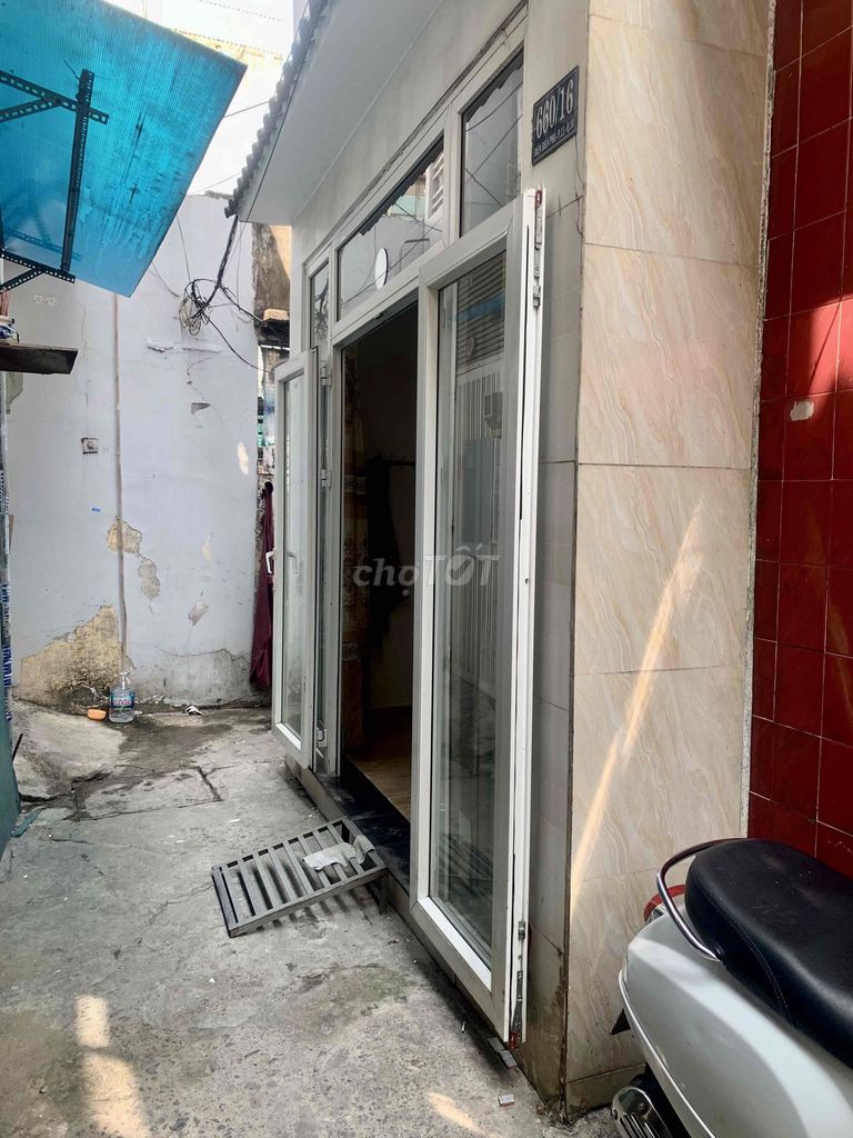 Собственник сдаёт дом 2 фасада, переулок 2м, 660/16 Điện Biên Phủ, 50м от улицы