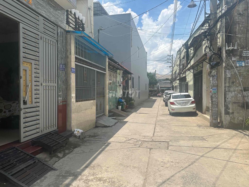 Gia đình tôi cần bán nhà số 161/6 bình tri đông . quận bình tân