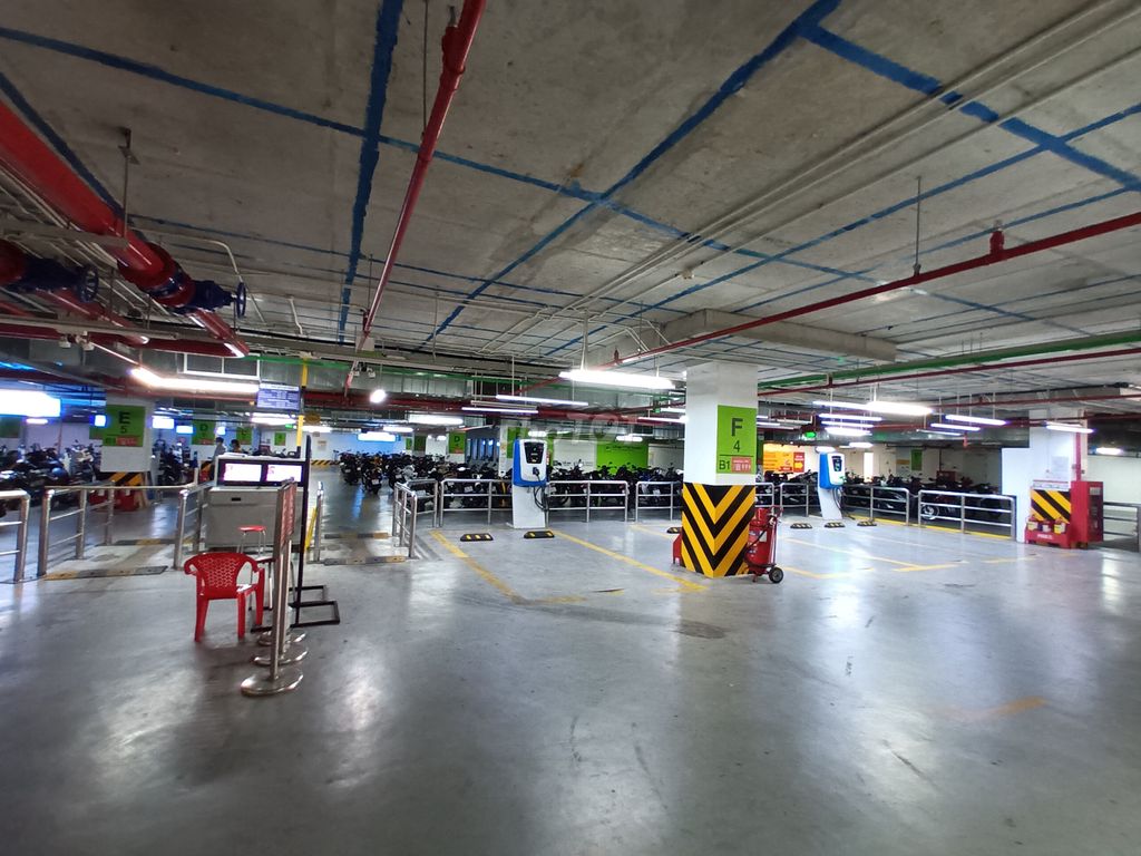 Vincom Mt  Tuyển 2 Nữ Vs Trong TTTM