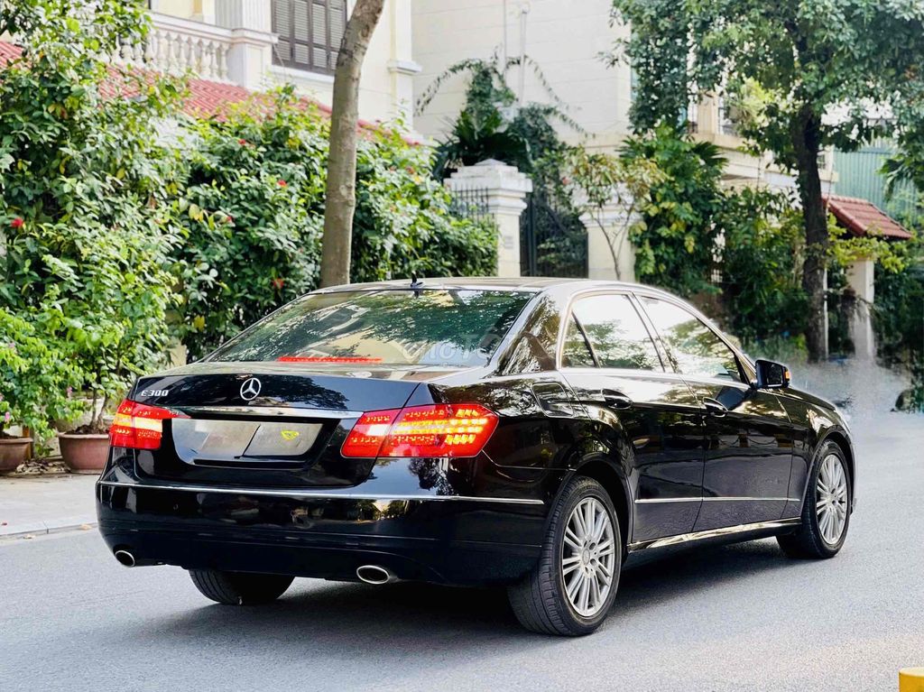 Mercedes E300 sx 2009 màu đen đẹp hiếm có. Mua bán Ô tô tại Quận Cầu Giấy Hà Nội được đăng bởi Cao Quý hình 5