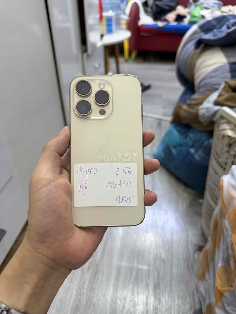 Apple iPhone 14 Pro 256GB Vàng. Mua bán Điện thoại tại Quận Hải Châu Đà Nẵng được đăng bởi Hoàng Táo 273 Nguyễn Hoàng Đà Nẵng hình 1
