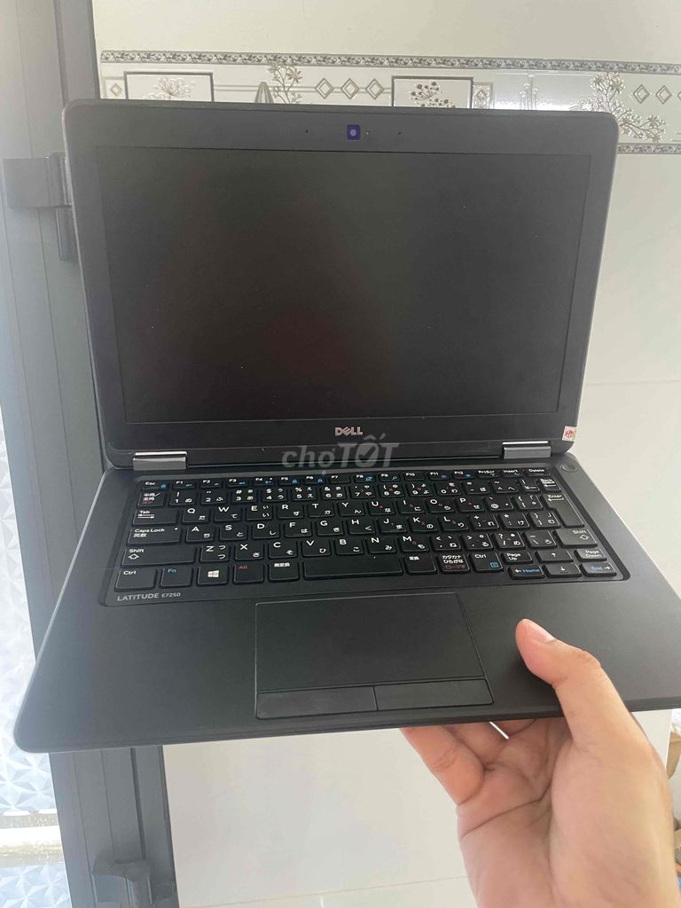 Dell 7250 core i7  thế hệ 5 ram 4gb ssd 256gb