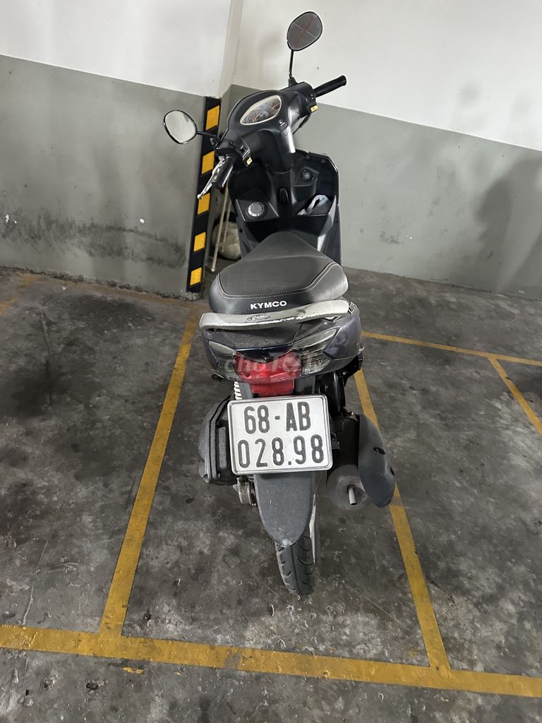Синий скутер Kymco Candy Hi