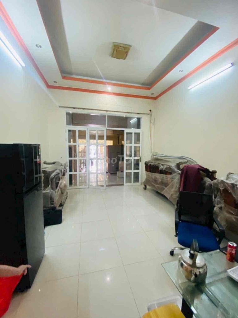 Аренда · 3 комн. · 250 м² · Huyện Nhà Bè, ул. Đường Lê Văn Lương