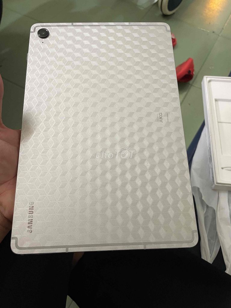 Samsung Galaxy Tab S9 FE 6GB/128GB Bạc. Mua bán Máy tính bảng tại Quận Tân Phú Tp Hồ Chí Minh được đăng bởi Công Dương hình 1