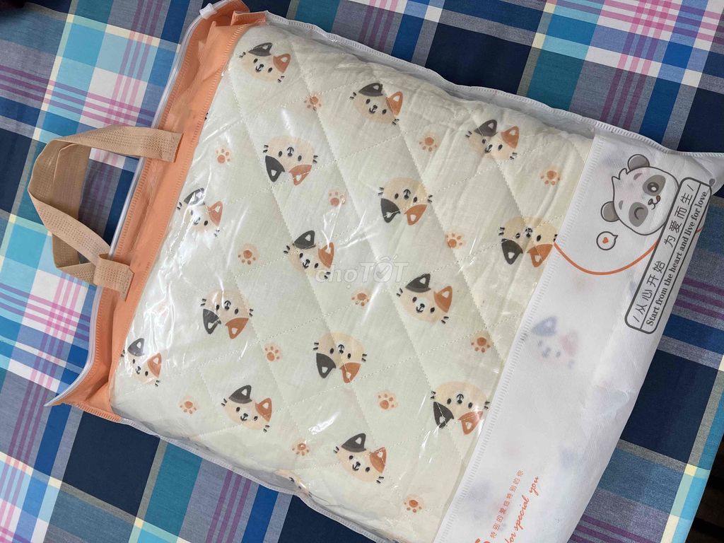 Chăn xô hạt đậu họa tiết hoạt hình trắng nâu. Mua bán Mẹ và bé tại Quận Ba Đình Hà Nội được đăng bởi Phạm vân hình 1