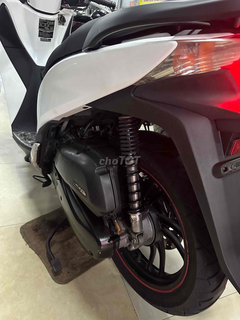 📌📣 Sh125i 2016 khoá SMK rất đẹp. Hỗ trợ trả góp. Mua bán Xe máy tại Thành phố Huế Thừa Thiên Huế được đăng bởi Xe Máy Nhật Vy hình 5