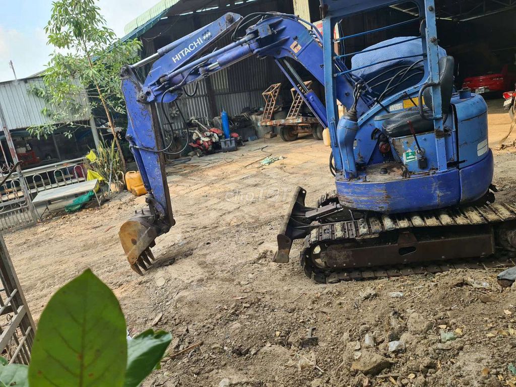 Máy xúc Hitachi EX 30 Thủy lực đã qua sử dụng. Mua bán Phương tiện khác tại Huyện Bắc Tân Uyên Bình Dương được đăng bởi Danh  hình 1