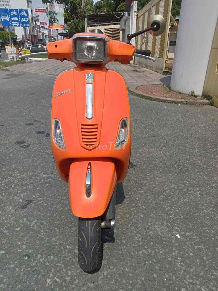 Piaggio vespa đen vuông nhe.ĐK 2014.Xe đẹp.BSTP