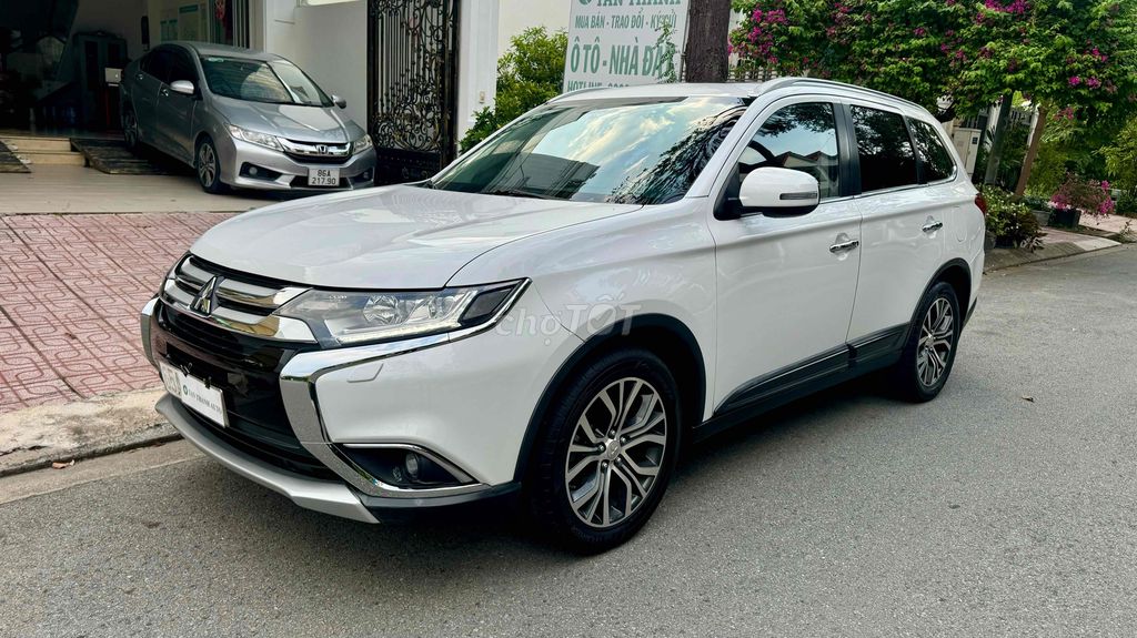 Mitsubishi Outlander 2019 2.0 CVT Premium - 92000. Mua bán Ô tô tại Huyện Bình Chánh Tp Hồ Chí Minh được đăng bởi TAN THANH AUTO hình 3