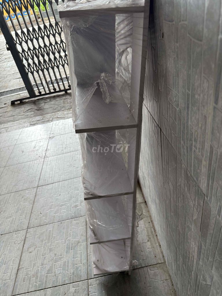 Kệ treo tường gỗ MDF trắng. Mua bán Tủ, kệ gia đình tại Thành phố Thủ Đức Tp Hồ Chí Minh được đăng bởi Thành Công hình 1