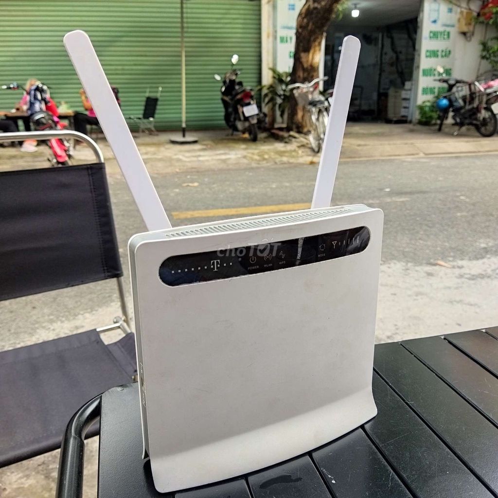 Phát wifi 4G LTE B593s còn mới keng.